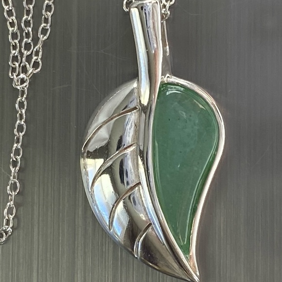 Sterling Silver 925 Jadeite Jade Leaf Pendant 19.5" Chain Necklace - Picture 4 of 15